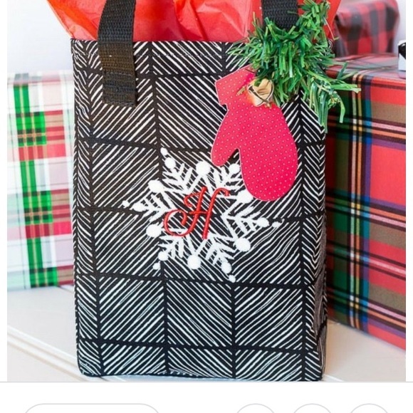 thirty-one Handbags - Twice as nice tote thirty one sold